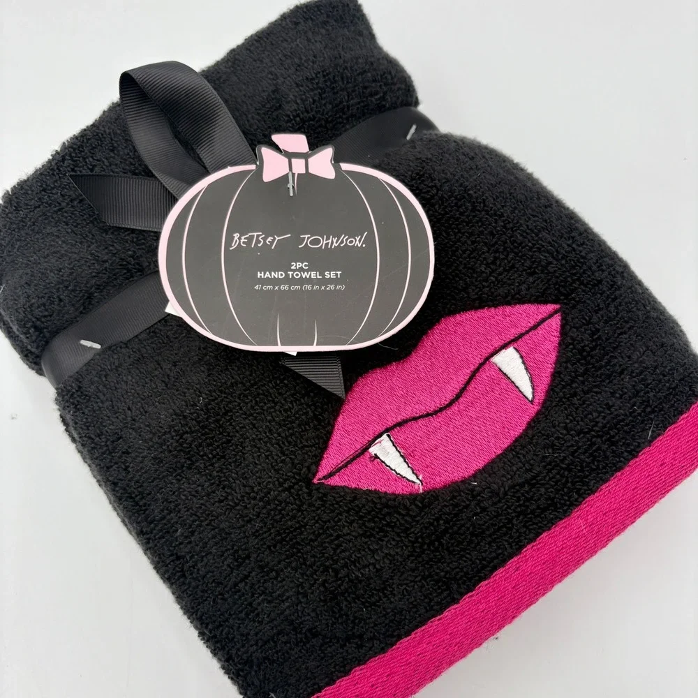 Betsey Johnson Halloween Vampire Lips Black & Pink Hand Towel Set - New